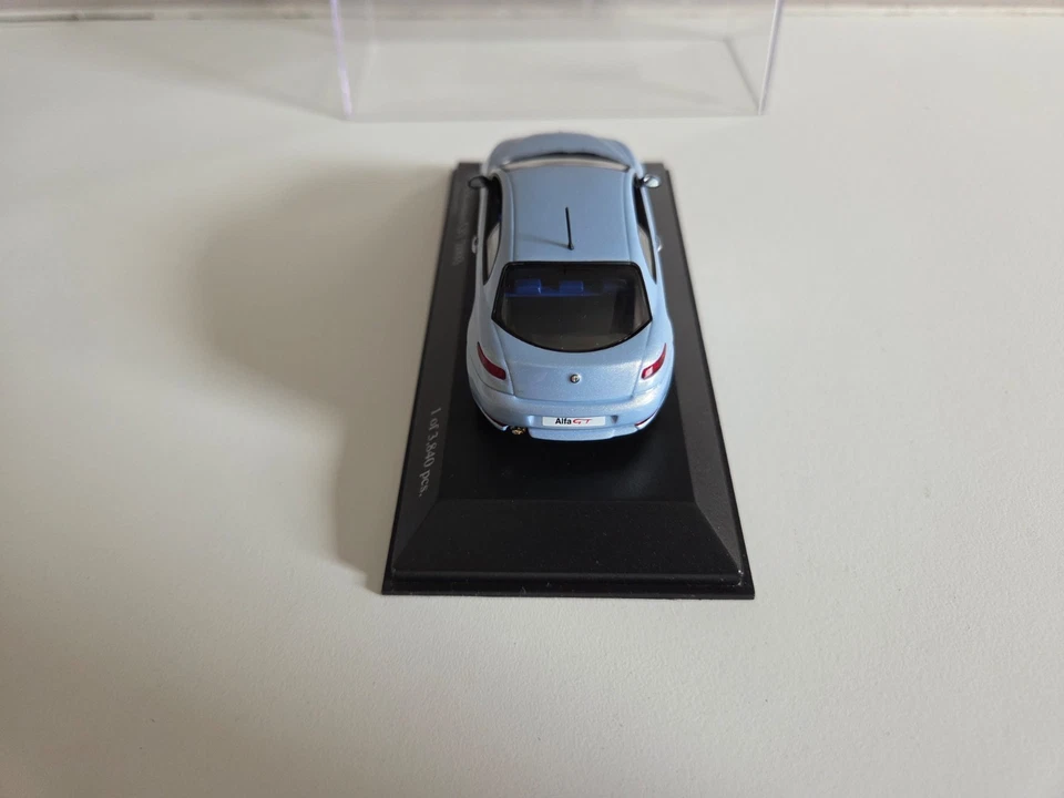 Minichamps 1/43 Alfa Romeo GT - Nuvola Blue - 2003 - 400120324 - Immagine 4 di 4