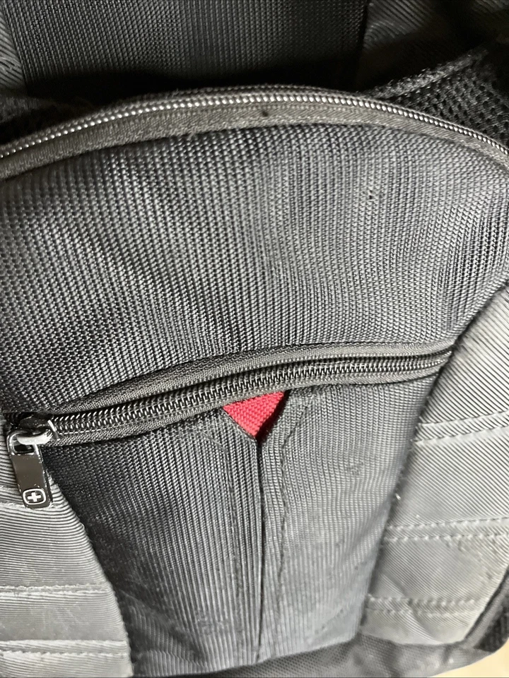 Swiss Gear Sherpa 16" Laptop Computer Backpack Black/Gray - Image 2 of 4