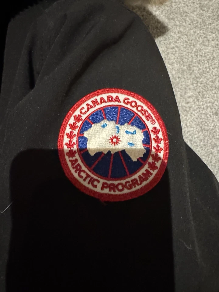 CANADA GOOSE CHATEAU SIZE L. RRP £1,595 - Image 2 of 4