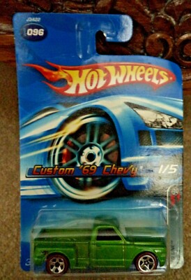 Hot Wheels Custom '69 Chevy Red Line 1/5 2006 J3422 *NEW* | eBay