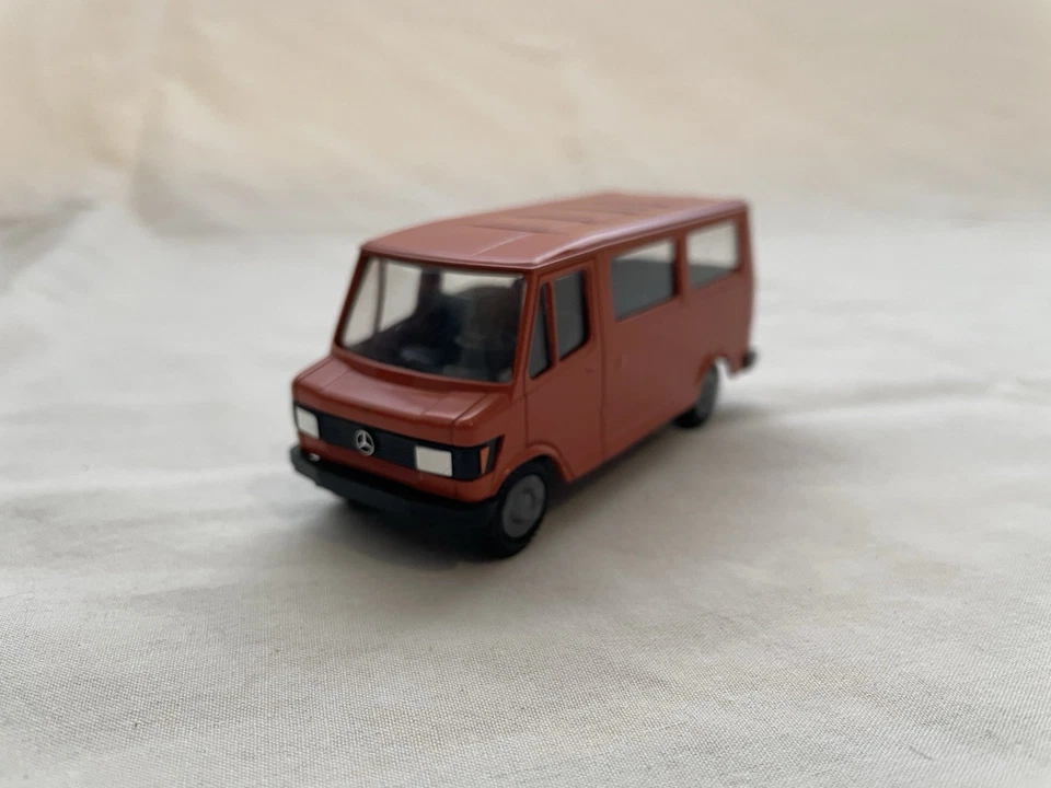 Conrad No. Фургон 3063/3064 Mercedes Benz 207D 307D - Изображение 3 из 4