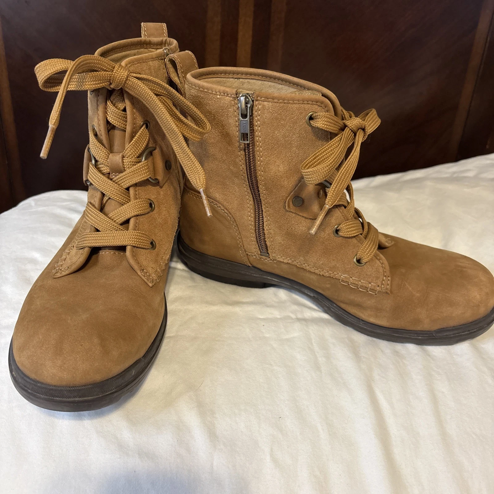 Stivali UGG Hapsburg stringati impermeabili in pelle di castagno! Taglia 8 5