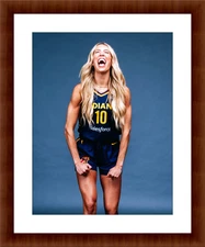 Lexie Hull 8.5 x 11 Candid Color Unframed Photograph Collectable Print