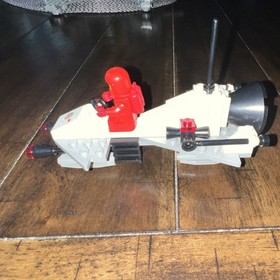 LEGO 6842 Small Space Shuttle Craft Space Set with Spaceman Minifigure 1981