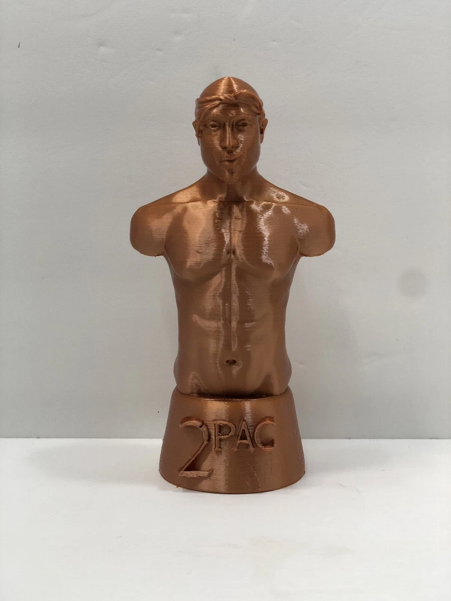 Tupac Shakur Statue