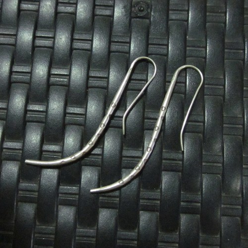 Pendientes Colina Tribu Fina 925 Plata Redonda Artesanal Colmillo Vintage Palos Excelente Condición - Imagen 3 de 3
