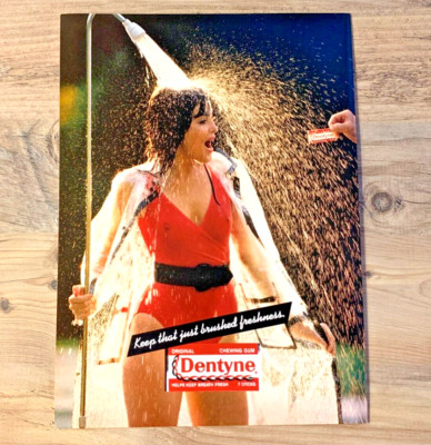 DENTYNE GIRL KAUGUMMI 1980er - RAHMEN SAMMLERSTÜCK KLASSIKER MANN HÖHLE WERBUNG