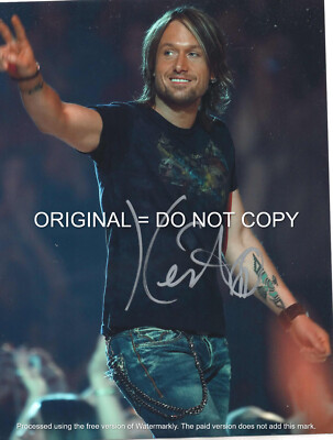 KEITH URBAN - OUTSTANDING COUNTRY STAR - HAND SIGNED AUTOGRAPHED PHOTO WITH COA