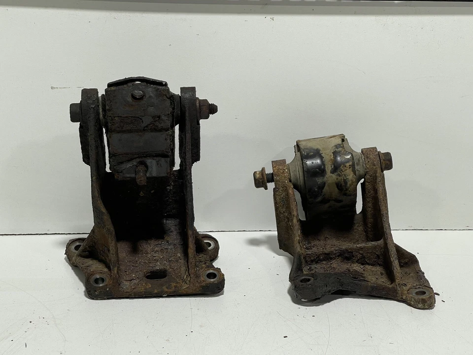 Soportes de montaje del motor Jeep TJ Wrangler 2.5 4 cilindros 1997-2002 CC 2P Foto 2 de 4