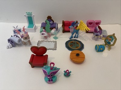 Animal Jam Figures Furniture & Accessories From All 5 Den Playsets Near Complete