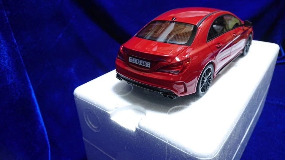 1 18 Mercedes Benz CLA45 AMG 4Matic 2014 GT SPIRIT GT031 Daimler AG C117 EDITION - Image 4 of 4