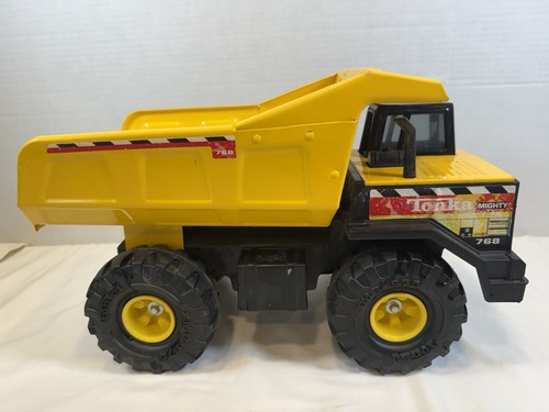 1999 Tonka Mighty Dump Truck # 768 (1205) - Picture 6 of 9