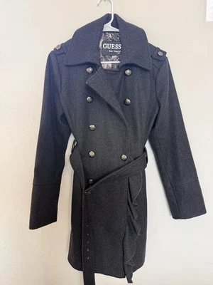Gabardina militar para mujer GUESS gris carbón doble botonadura con cinturón - Imagen 1 de 4