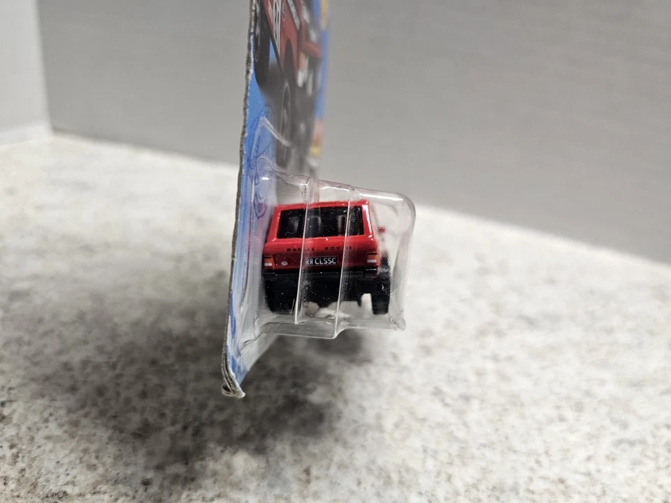 Hot Wheels Range Rover Classic HW Hot Trucks 10/10 NIP #245/250 - Image 4 of 4