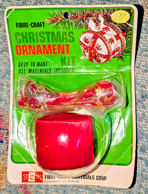 Vtg Sealed FIBRE-CRAFT BEADED 2 1/2'' SATIN UFO SAUCER XMAS TREE ORNAMENT KIT