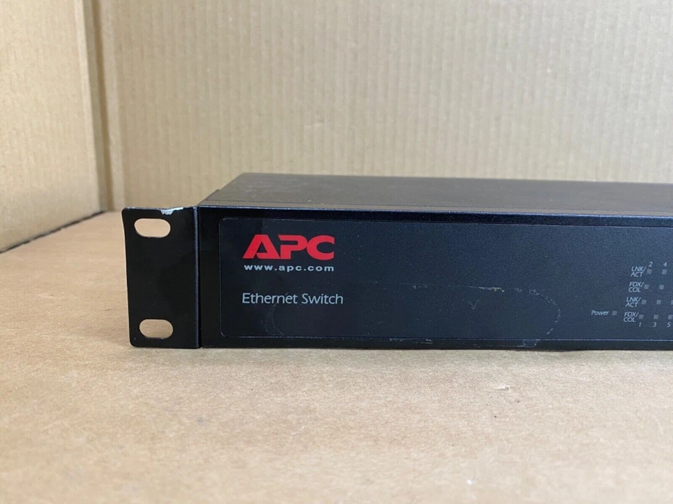 APC 24-Port 10/100 Ethernet Switch AP9224110, Rack-Mountable Network - Image 4 of 4