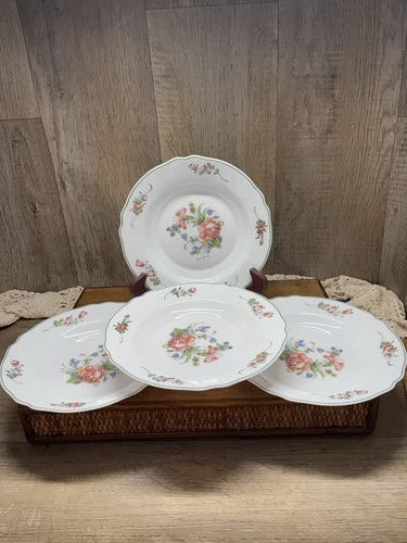 VTG Lot Of 4 Arcopal France Provincial Salad Soup Bowls 9” Milk Glass Scalloped