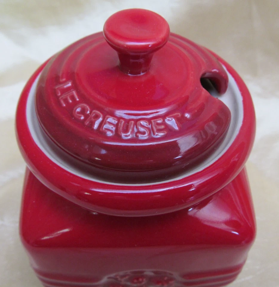 Le Creuset Stoneware Berry Jam Jar With Lid Cerise Unused VGC Red - No Spatula - Image 2 of 4