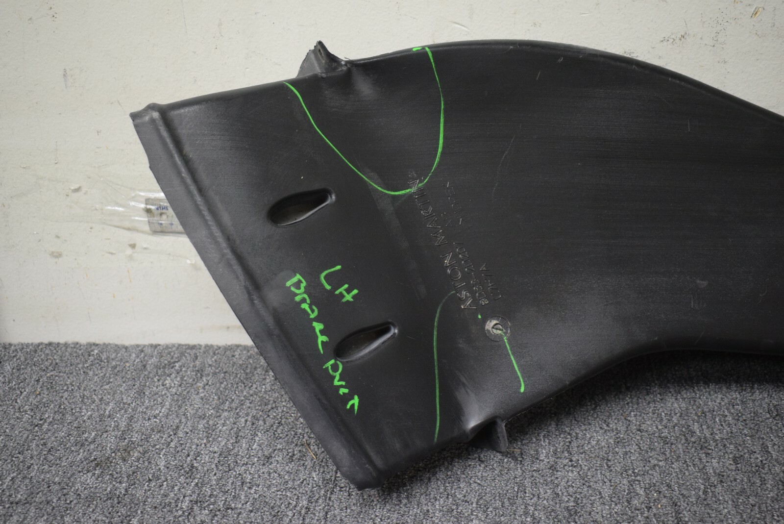 2013-2016 ASTON MARTIN DB9 LEFT SIDE AIR DUCT FACTORY OEM