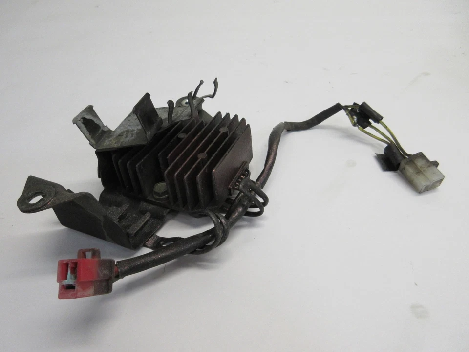 1979 HONDA CX500 CX 500 ЭЛЕКТРИЧЕСКИЙ РЕГУЛЯТОР НАПРЯЖЕНИЯ ВЫПРЯМИТЕЛЬ С КРОНШТЕЙНОМ - Изображение 3 из 4