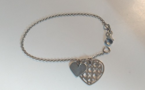 Bracelet volumineux à breloques cœurs
