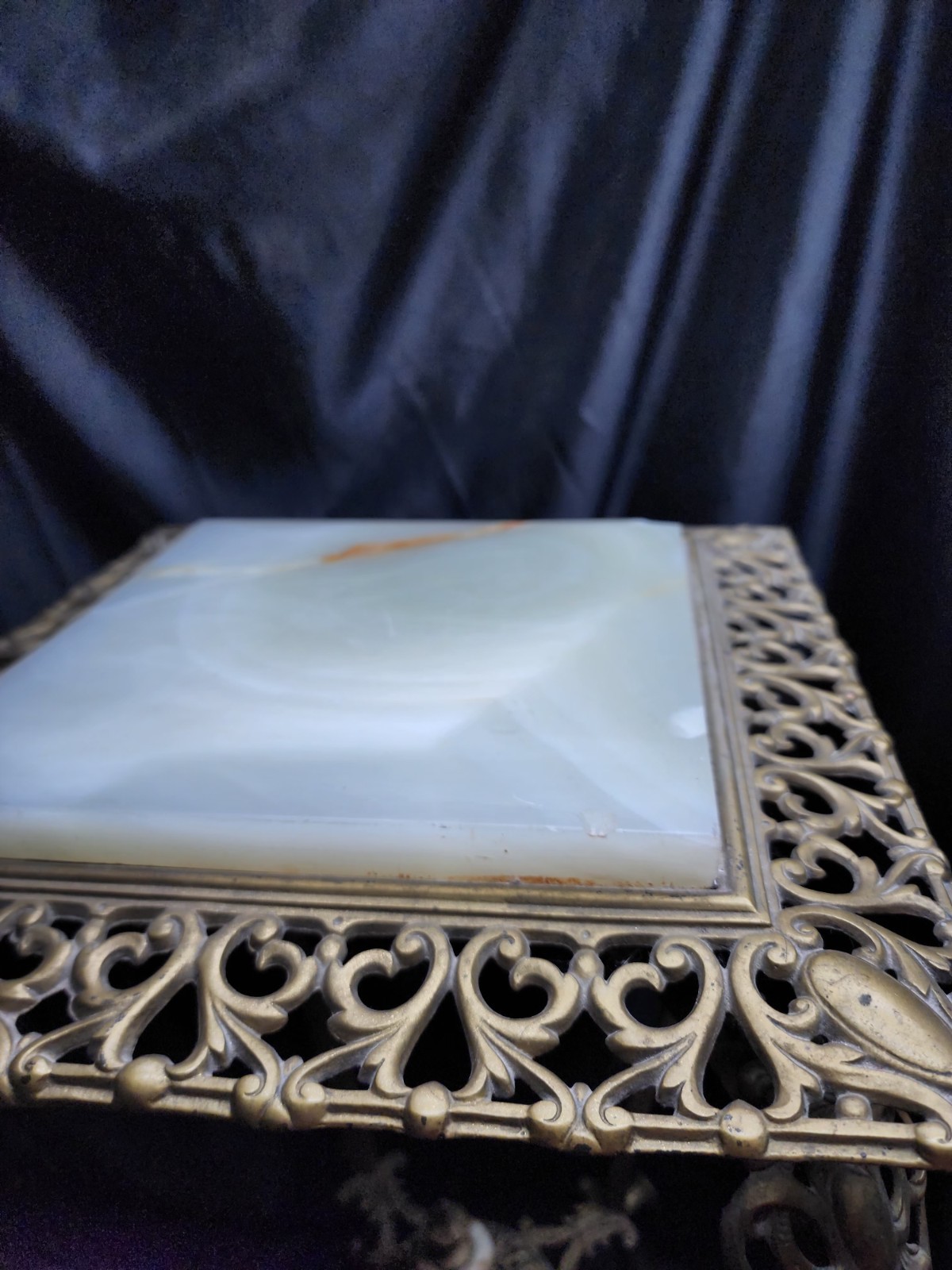 30" VICTORIAN SOLID BRASS AND ONYX PLANT STAND c1890 Green African Jade 