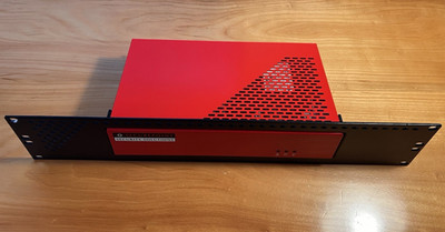 Securepoint Firewall TERRA 1100630   ohne Lizenz   Werksreset   inkl. 19'' Montag