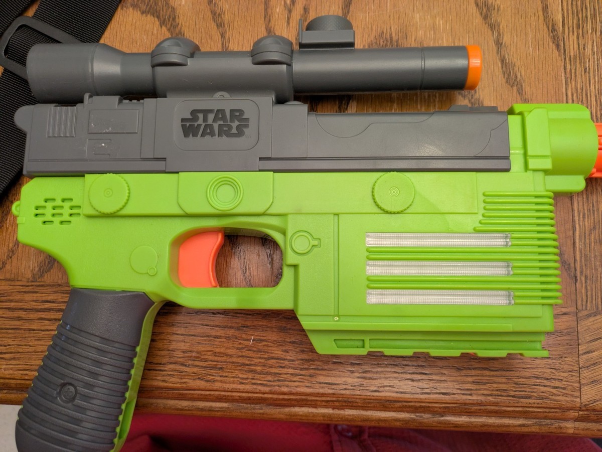 Nerf Star Wars Glowstrike Tobias Beckett Han Solo Blaster Green Lights