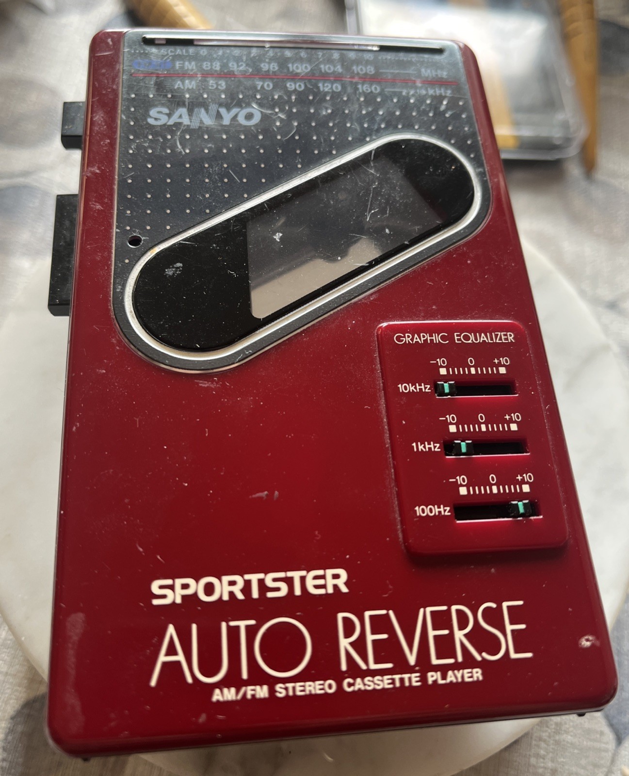 VINTAGE SANYO SPORTSTER MGR-87 Cassette PLAYER RED WALKMAN AM/FM