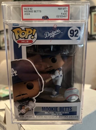 Funko Pop Mookie Betts 92 MLB Los Angeles Dodgers PSA 8.5 NM