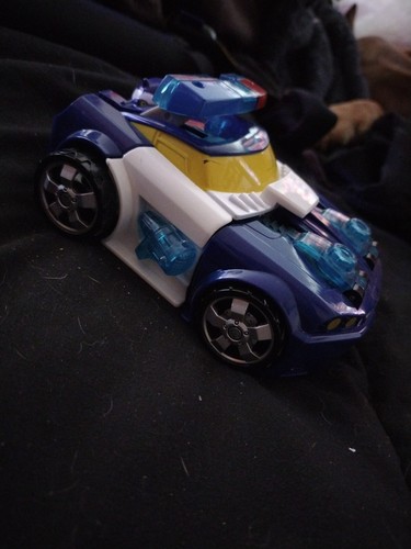 Hasbro A2769 Police Car Transformer Un Good Condition - Picture 4 of 4