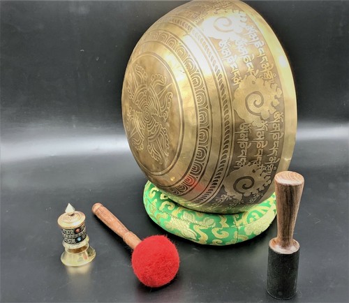 13" Buddha foot engraved Chakra healing singing bowl - Handmade Himalayan bowl - Picture 3 of 4