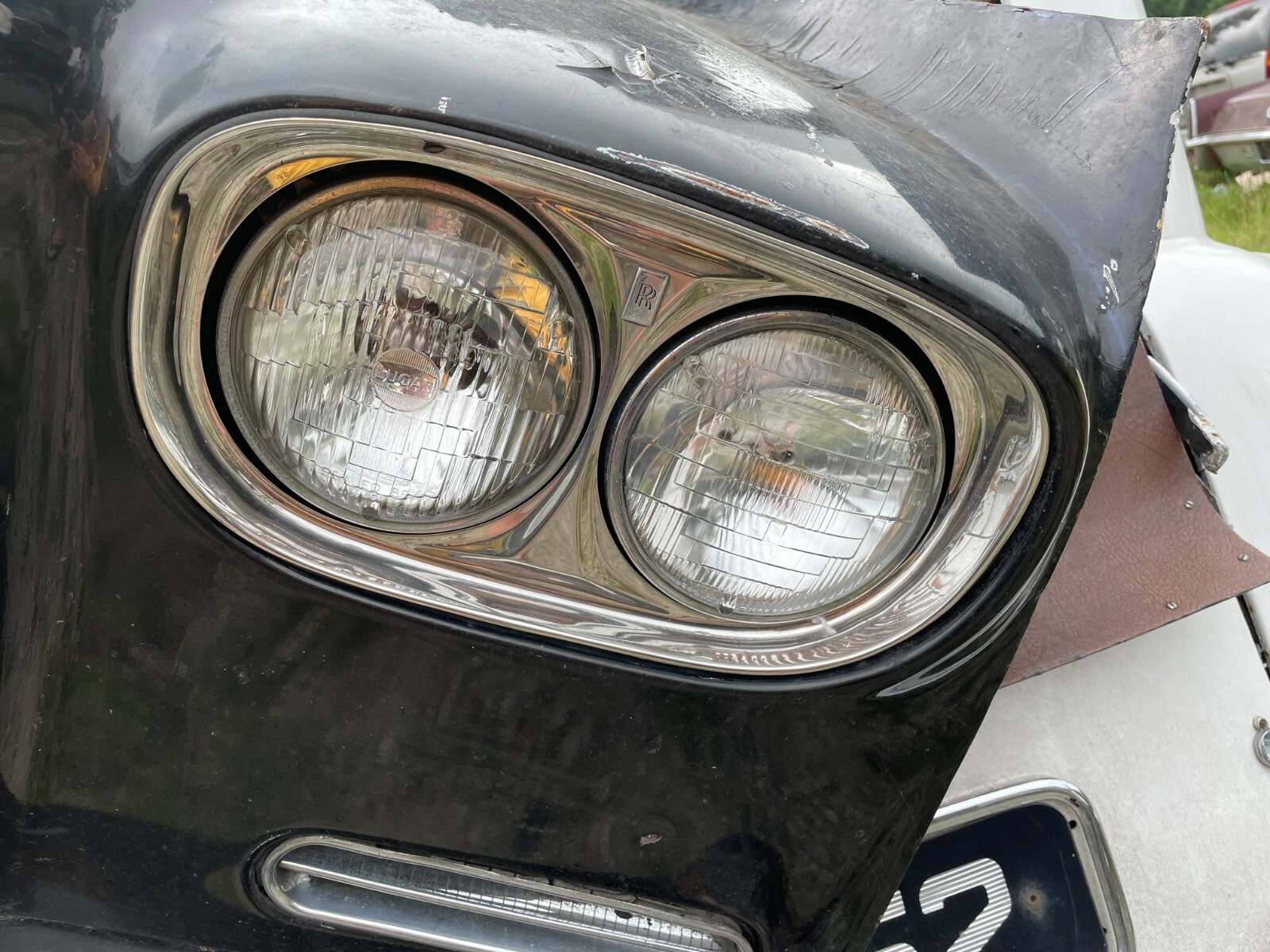 ROLLS ROYCE CLOUD III PHANTOM BENTLEY LIGHT BEZEL. WORLDS LARGEST USED INVENTORY