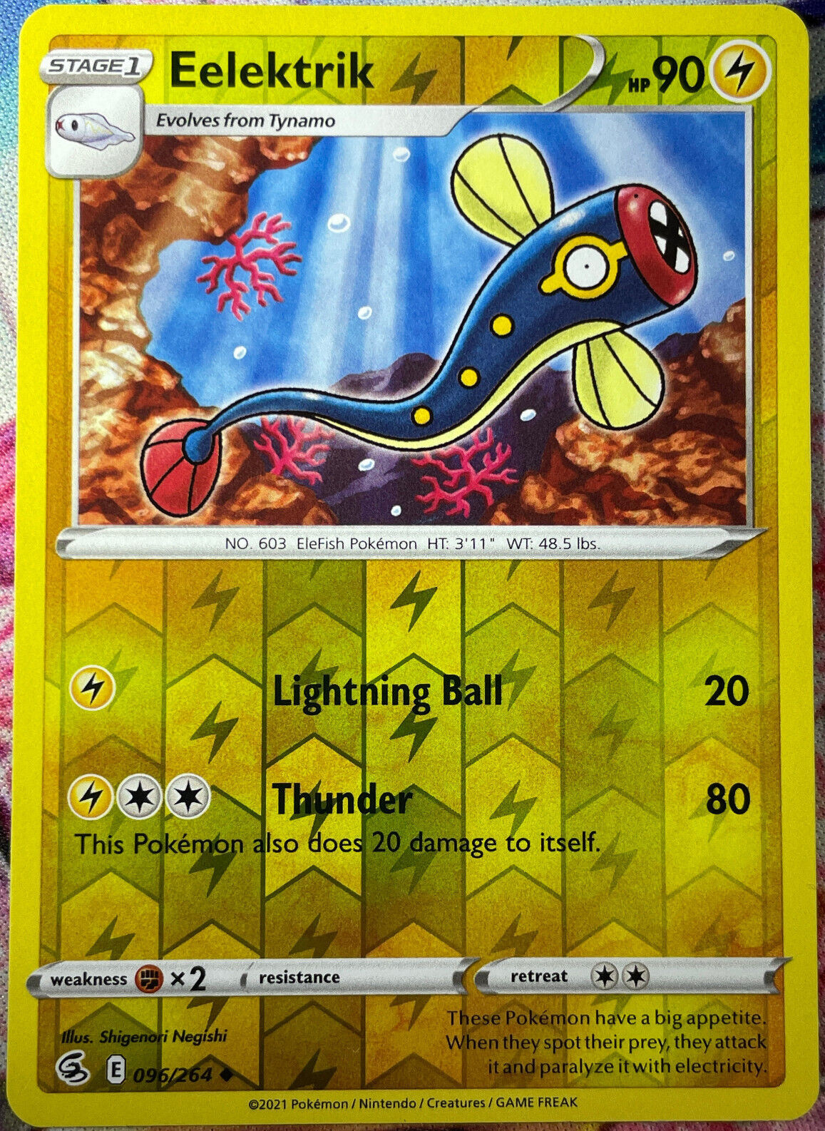 Eelektrik Reverse Holo - 096/264 - Fusion Strike Pokemon 2021