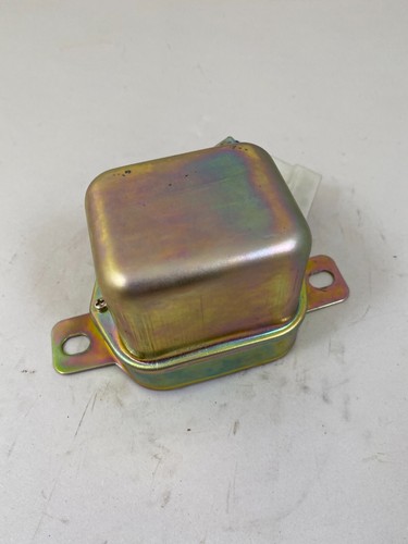 IAPCO VOLTAGE REGULATOR, VOLT, Q-1734-002, NOS - Picture 4 of 6