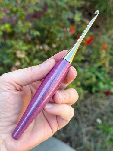 Furls Odyssey Purple & Nickel Crochet Hook - G - 4.0mm (discontinued)