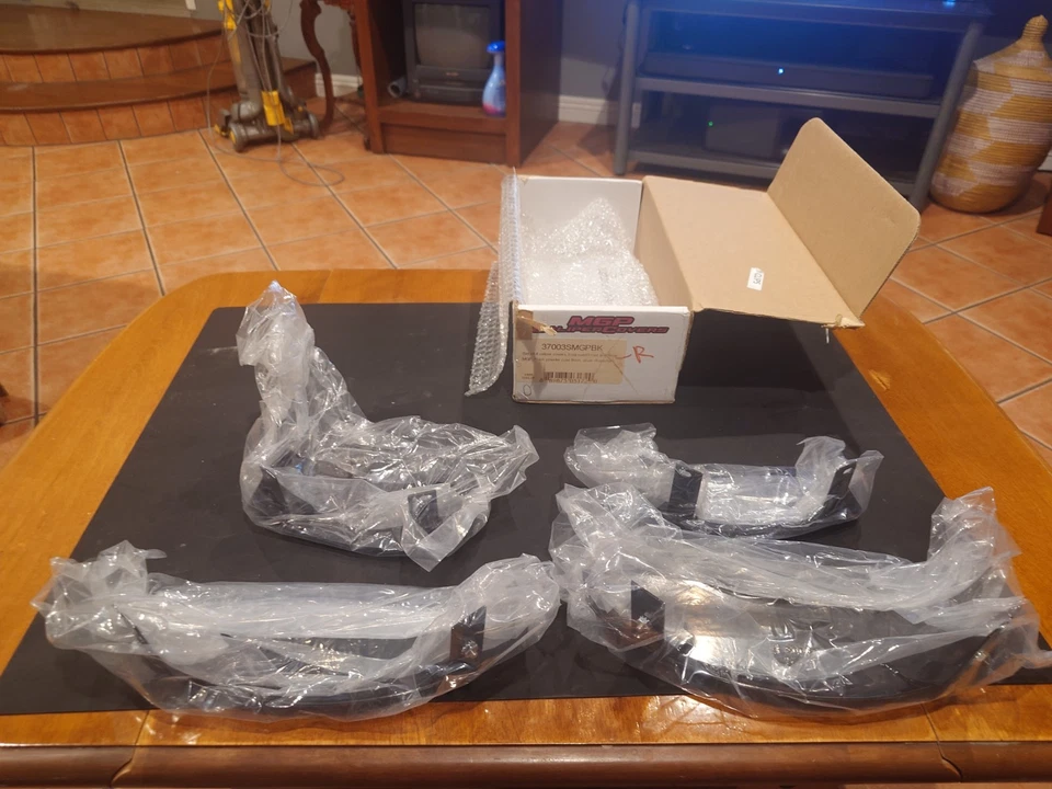 Cubiertas de pinza de freno de disco MGP 37003SMGPBK 2009-2012 Infiniti Fx35 Foto 2 de 3