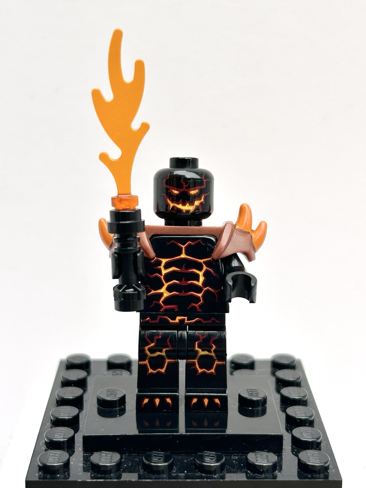 Genuine LEGO Nexo Knights Moltor Minifigure nex017 70313 Lava Monster w/ Flame