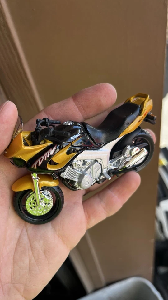 🏍️ Maisto Yamaha TDM 850 Motocicleta Modelo Diecast 1:18 Bicicleta - Amarillo/Negro Foto 2 de 4