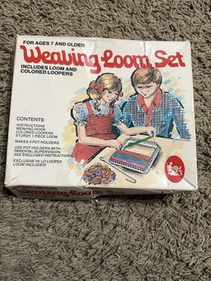 Vintage Childrens Weaving Loom Set Colonial Yarn Products Pot Holder Kit