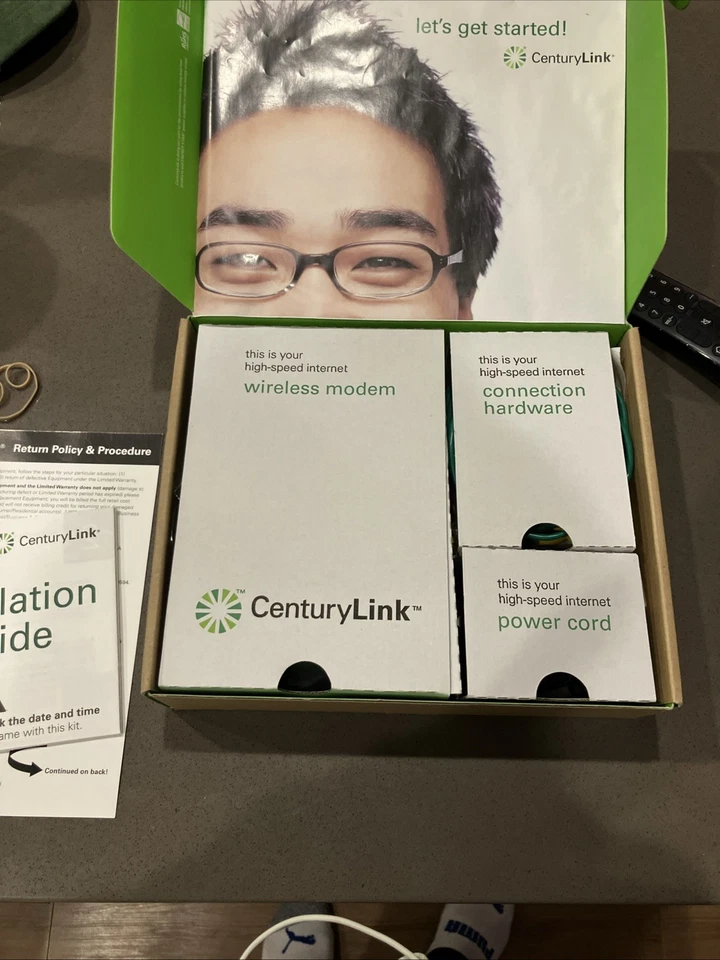 CenturyLink Zyxel PK5001Z WiFi 4-Port Modem Router with Plug and Cords Brand New - Image 2 of 4