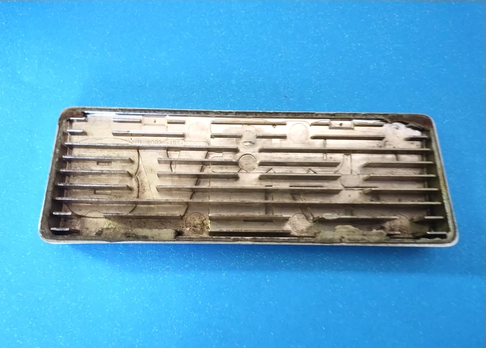 Toyota Tundra iforce 5.7L V8, cromo negro y emblema carbón Foto 4 de 4