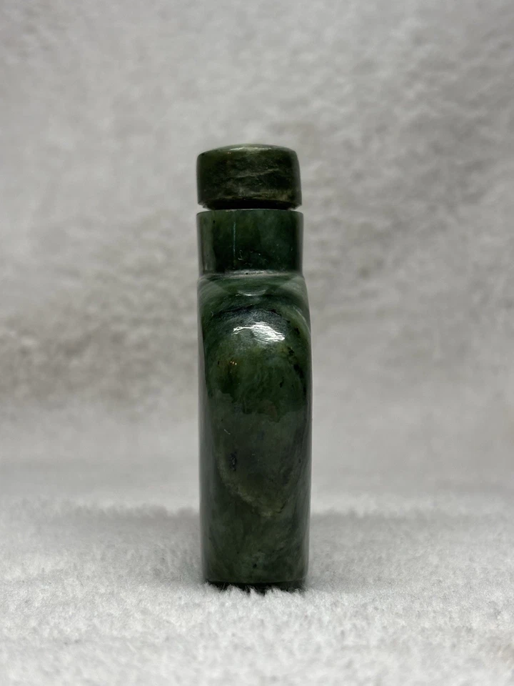 Botella de tabaco de jade verde salvia nefrita siglo XVIII, período Qianlong vintage Foto 2 de 4