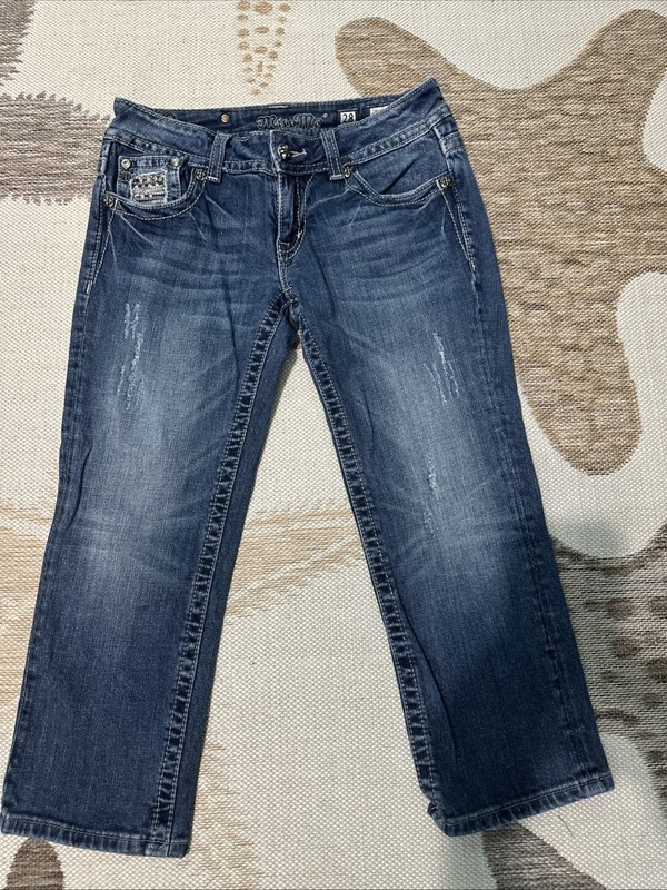Miss Me JP6092P Distressed Capri Size 28