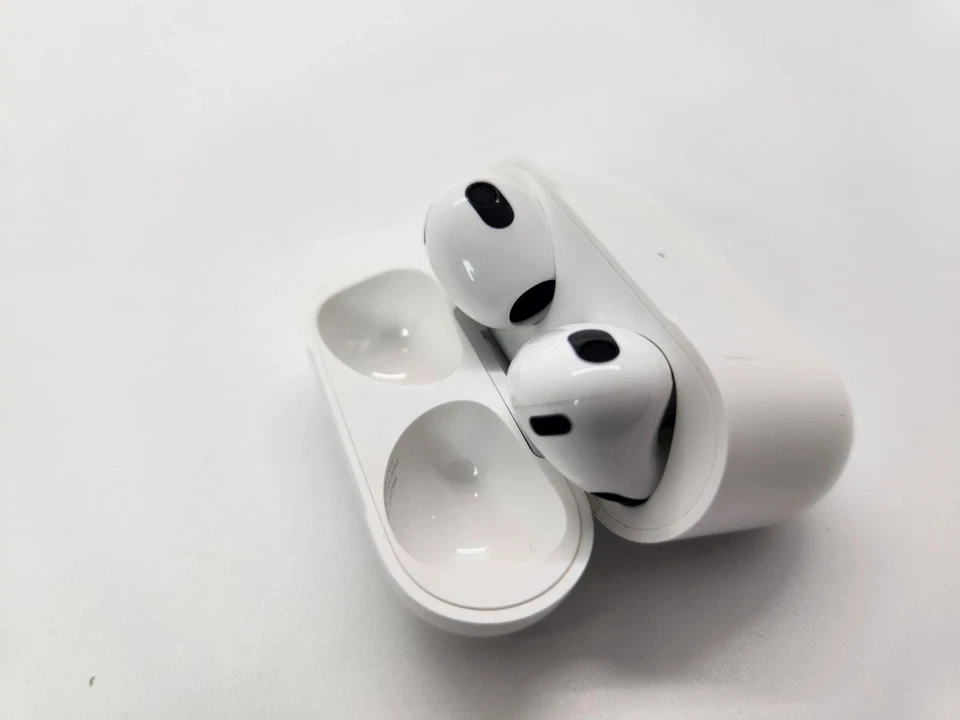 Auriculares intrauditivos Apple AirPods 3ª generación cargador MagSafe - blanco - excelente Foto 3 de 4