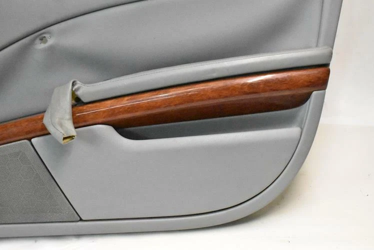 VW VOLKSWAGEN PHAETON 2004 panel de moldura de puerta del lado del pasajero delantero derecho OEM Foto 3 de 4