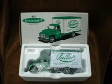 FULLER BRUSH 1955 DIAMOND-T DRY GOODS VAN STRAIGHT TRUCK FIRST GEAR  METAL 1/34