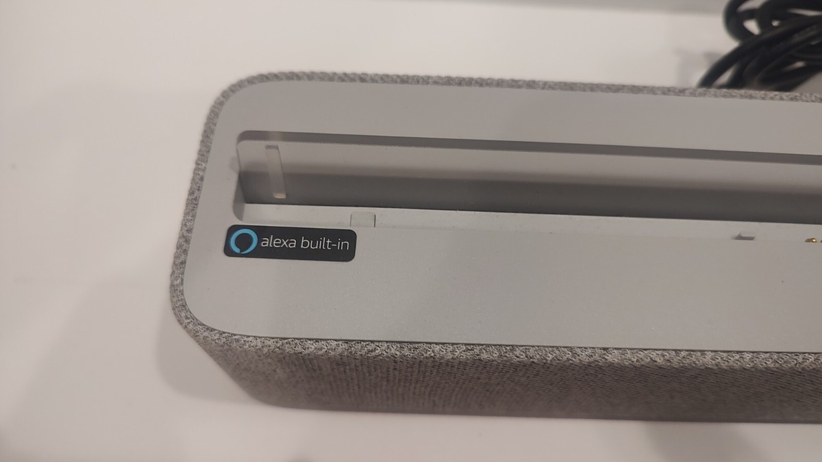 LENOVO SMART DOCKING STATION with Alexa built-in SG38C77660 LENOVO SMART DOCKING STATION with Alexa built-in SG38C77660