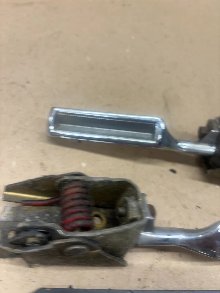 Juego de palancas de pestillo de puerta Bronco 1980-1991 Ford f150 f250 f350 par metal usado Foto 3 de 4