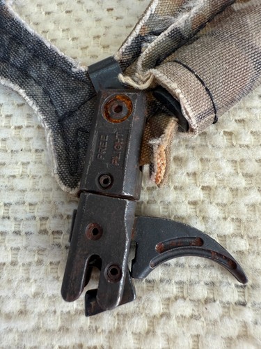 Winn Archery Equipment Co Free Flight Release - Picture 2 of 6